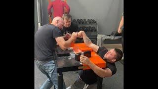 Northern Ireland Armwrestling In-house competition Right arm open weight Novice