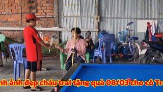 Cô Trúc tiếp người Trung Hoa trong video có 2 đoạn cháu trai tặng quà 08/03 & 1 pha bi gây tranh cãi