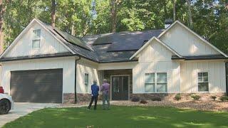 I-Team: BBB downgrades rooftop solar company as attorneys general investigate