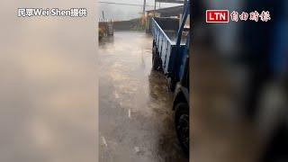 雷雨炸裂 苗栗獅潭鄉下冰雹(民眾Wei Shen提供)