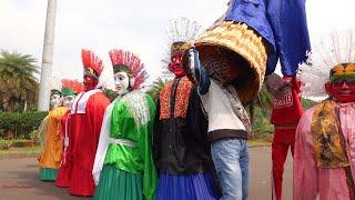 Yuk Masuk di 7 Ondel Ondel Betawi di Lapangan Monas, Ondel Oren Jatuh Gedubrak 305