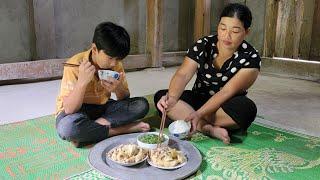 A single mother and her son harvest bamboo shoots to cook delicious dishes, stuffed with meat