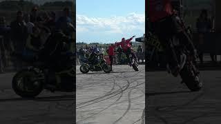 Stunt riding wheelie vs burnout