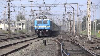 [IRFCA] Karnavati Superfast Express with WAG-7!!