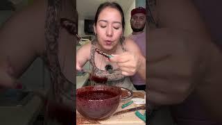 Mi novia come más picante que yo #algotranqui #mukbang #comida #humor #mexicansnacks