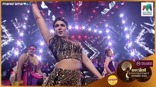 Stunning Honey Rose on Floor... | Mazhavil Entertainment Awards 2022