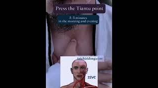 press the Tiantu point, relieve laryngitis.