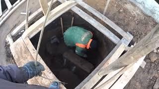 копали колодец и нашли древний фундамент