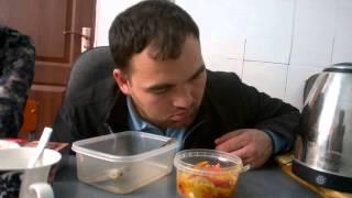 уснул пока мы кушали)))