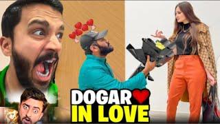 Dogar proposed a girl on Dubai Airport 