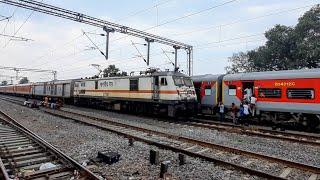 Brutal overtake by vaishali superfast express:Crazy wap7 honking