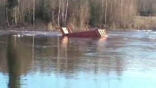 "Камаз" утонул переезжая реку в Усть-Кутском районе