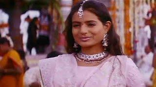 Amisha Patel Beautiful Introduction Scene || Badri Movie