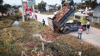 New Project !!! Bulldozer & 5T Truck Collaborate again to fill the flooded area with Stone