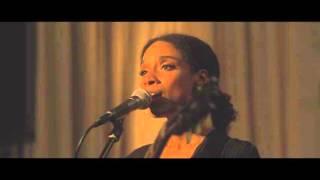 Lianne La Havas - Green & Gold (War Child Sofar Sounds Performance)