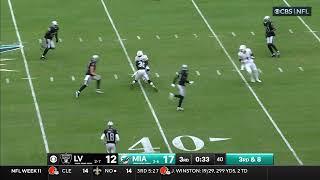 Tua Tagovailoa threads needle to complete 18-yard pass and catch with Tyreek Hill