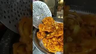 OLD FAMOUS JALEBI WALA | CHANDNI CHOWK | DELHI #delhi #chandnichowk #jalebi #olddelhi #jalebirecipe