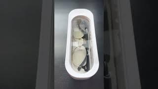  Say goodbye to smudges and enjoy pristine clarity with our innovative eyeglass cleaning machine.