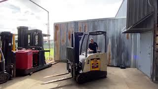 Crown RC STAND up Electric forklift