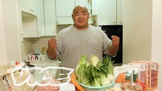 The 10,000-Calorie Diet: This is What Sumo Wrestlers Eat