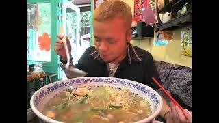 SARAPAN MIE LAU UDANG LEZAT, ABANG TAMPAN MAKAN BIKIN NGILER.