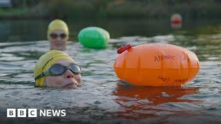 Is cold water swimming good for you? – BBC News