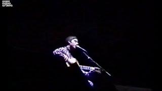 Oasis - 1995-04-22 - Sheffield Arena, Sheffield, England (short clip) and Noel Interview from 2016