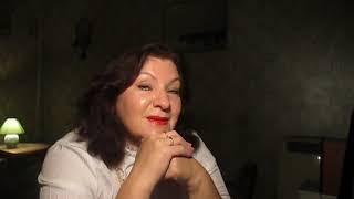 Свои новые стихи читает автор Валентина Карпушина-Артегова.
