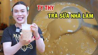 Ty Thy trổ tài nấu trà sữa nhà làm trân châu đường đen - Ty Thy Vlog Gỏi đu đủ