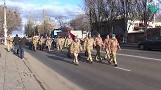 Вернувшиеся из ООС морпехи 36-й бригады прошли маршем по центру Николаева