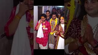 aniruddhacharya ji Dhirendra Shastri Gauri Gopal aashram Vrindavan वृद्ध माता से मिलते हुए।   Dhiru