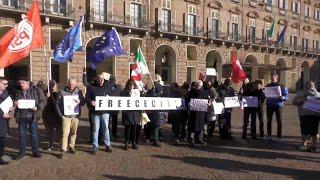 Torino, sit in davanti alla Prefettura: «Cecilia Sala libera subito»