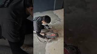 오래된 에폭시 바닥제거후 마이크로시멘트 올라갑니다!!