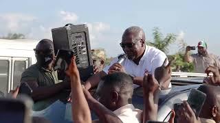 Ntotronso Nursing students stampede John Mahama in front of their college