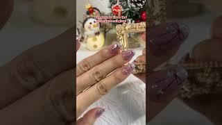 Proof that I have the strongest nail glue!#ellievincynails #pressons #christmas #nailglue