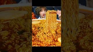 ASMR 12시간 공복에 계란8개 넣은 열라면 8봉지 김장김치 먹방 8 bags of Korean spicy ramen with 8 eggs Kimchi MUKBANG