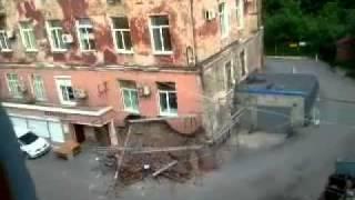 Рухнул старый дом 40723.flv