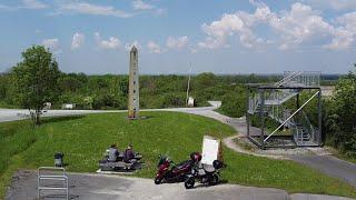 Spektakel am Kliever Obelisk. Honda Monkey und Honda Forza auf Tour zum Kliever Wahrzeichen.