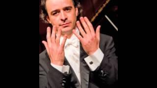 Alberto Urroz plays Bach Partita 1 BWV 825: Giga.