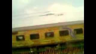 EX-GMO WAP 7 PASSES WITH INDIA'S FASTEST DURONTO.....