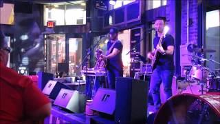 Live Music on lower Broadway in Nashville, Tennessee