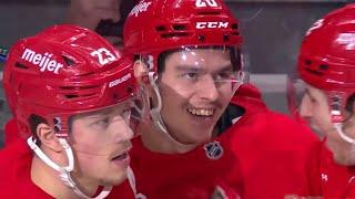 Svenska backparet gör succé i Red Wings  Swedish defensive pair finding success for Red Wings