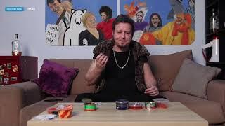 Прокушев ест (икру)