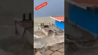 [4K] Scary Wave & Last Hope #tsunami #waves #sea #shorts #shortvideo #nature #scary #storm #4k #fyp