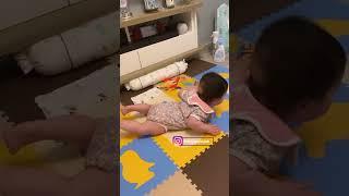 Cute Baby Flying on the floor 悠悠在地上飛/游水 7 month old BB #悠悠B成長日記 #shorts #baby #bb #寶寶紀錄 #cutebaby