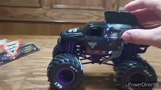 Monster Jam Great Clips Mohawk Warrior Unboxing: 1:24 Scale