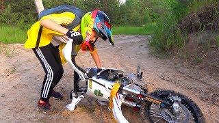 ПРОГУЛЯЛ школу...Сломал Пит-Байк... ЗЛОЙ папа!!! I walked the school ... I broke the Pit Bike ...