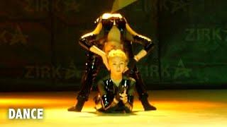 Choreographic duet performs modern dance “Matrix” at the Talent show ZIRKA