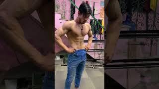 BODYBUILDENG MENS PHYSIC'S #new #naeemkhanfitness #bodybuilding #gymlife #viral #prank #bestpranks