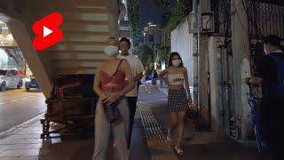 Arab Street, Sukhumvit road and BTS Nana in the evening / Bangkok